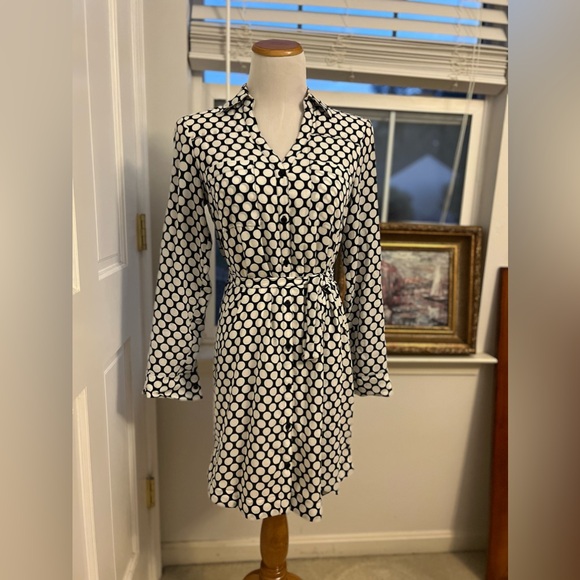 Lot of 4 - Dresses - Picture 1 of 13